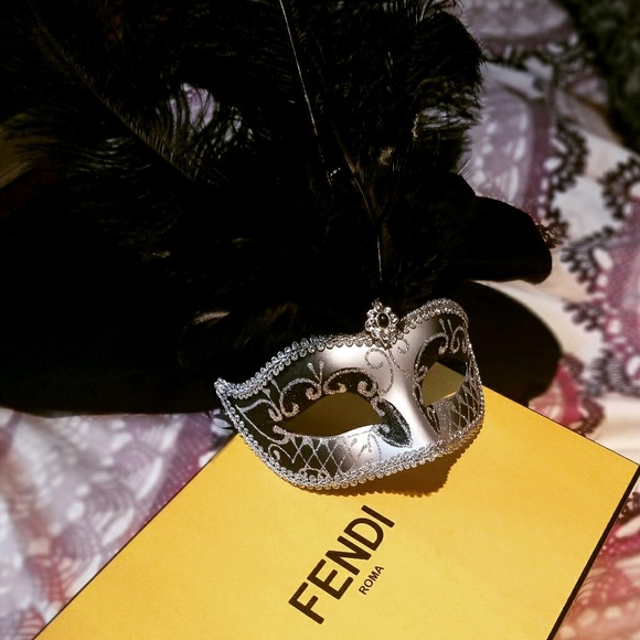 Meet your Posher, Shirl - Picture 1 of 1