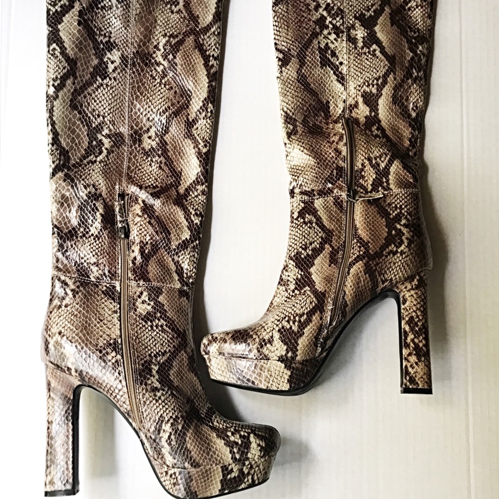 ❤️SALE❤️Hot Momma Snakeskin Tall Boots sold - Picture 1 of 8