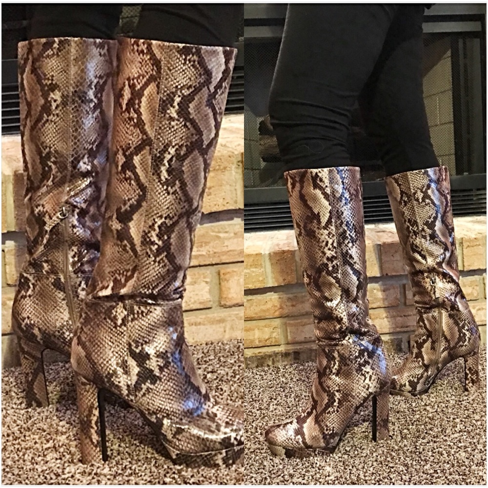 ❤️SALE❤️Hot Momma Snakeskin Tall Boots sold - Picture 2 of 8