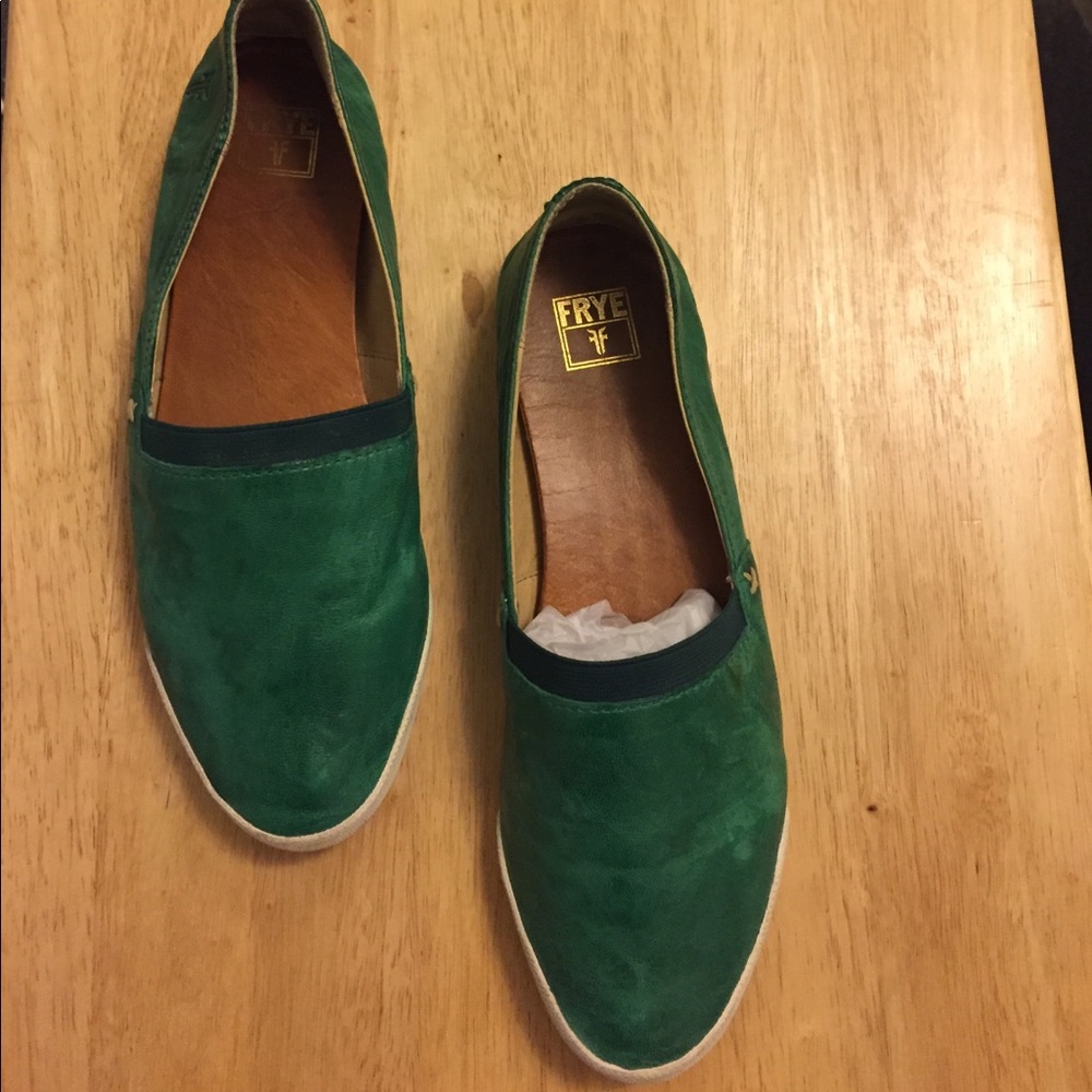 Frye Melanie Slip on 8M