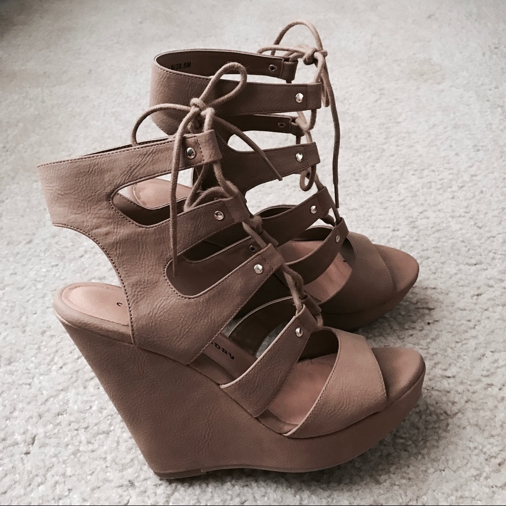 Chinese Laundry Wedges