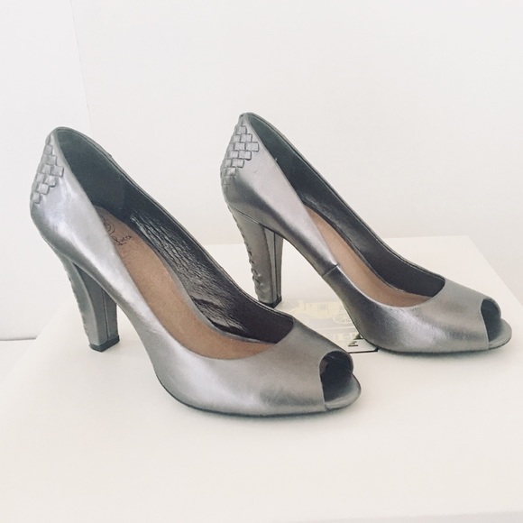 🛍SALE🛍 Elliot Lucca Open Toe Pumps NWOB - Picture 3 of 5