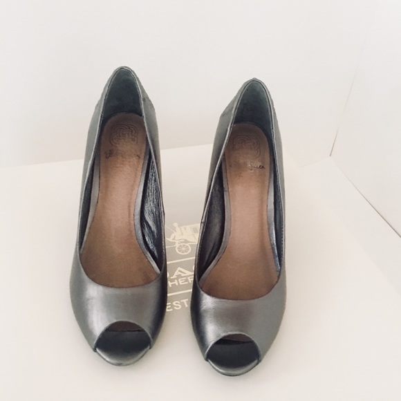 🛍SALE🛍 Elliot Lucca Open Toe Pumps NWOB - Picture 4 of 5