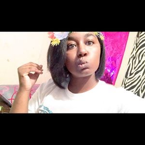 Meet your Posher, Deshia