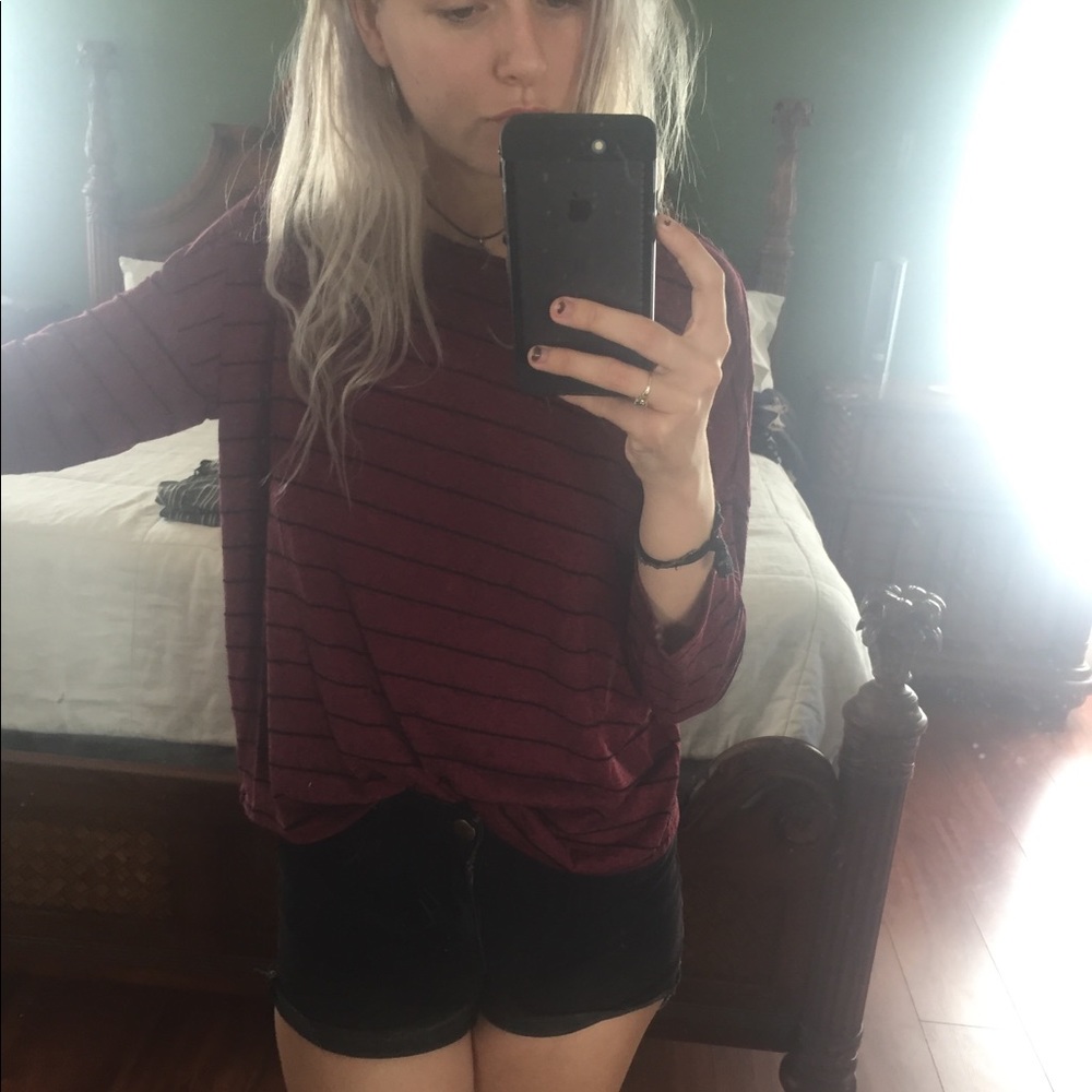 Black and Red Flowy Medium Sleeve Top