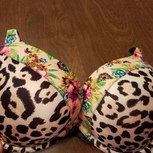 Victoria's secret bombshell bra Add 2 cups