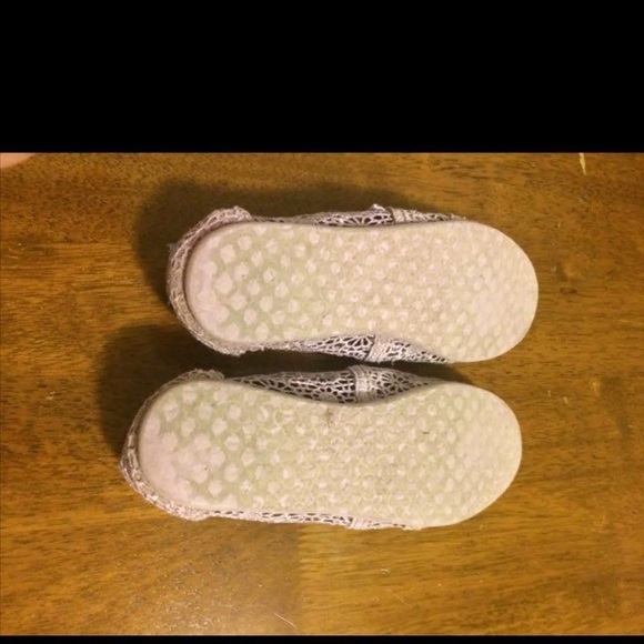 ⬇️ Reduced⬇️Toms Lavender Lace Flats - Picture 2 of 3