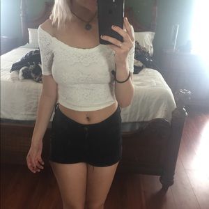 White Wide Shoulder Croptop