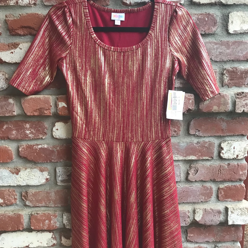 Small Lularoe Elegant Nicole Dress!!🎄🎄🎄
