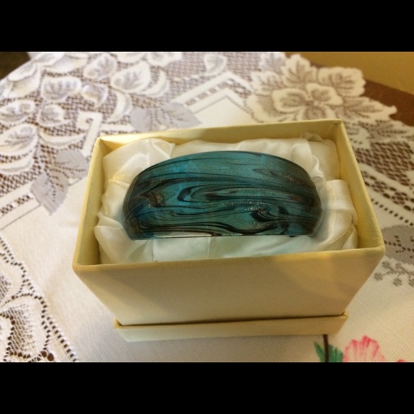 Bracelet - Picture 2 of 3