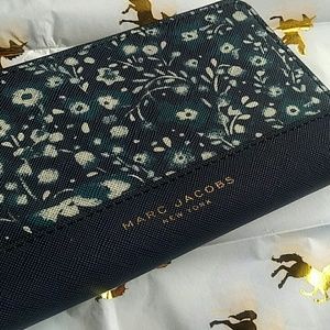 BNWT Marc Jacobs Wallet / Wristlet