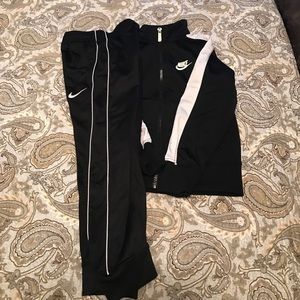 Boys Nike pant set