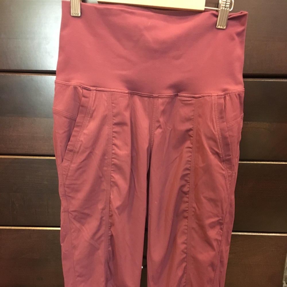 Lululemon In Flux Crop Size 4