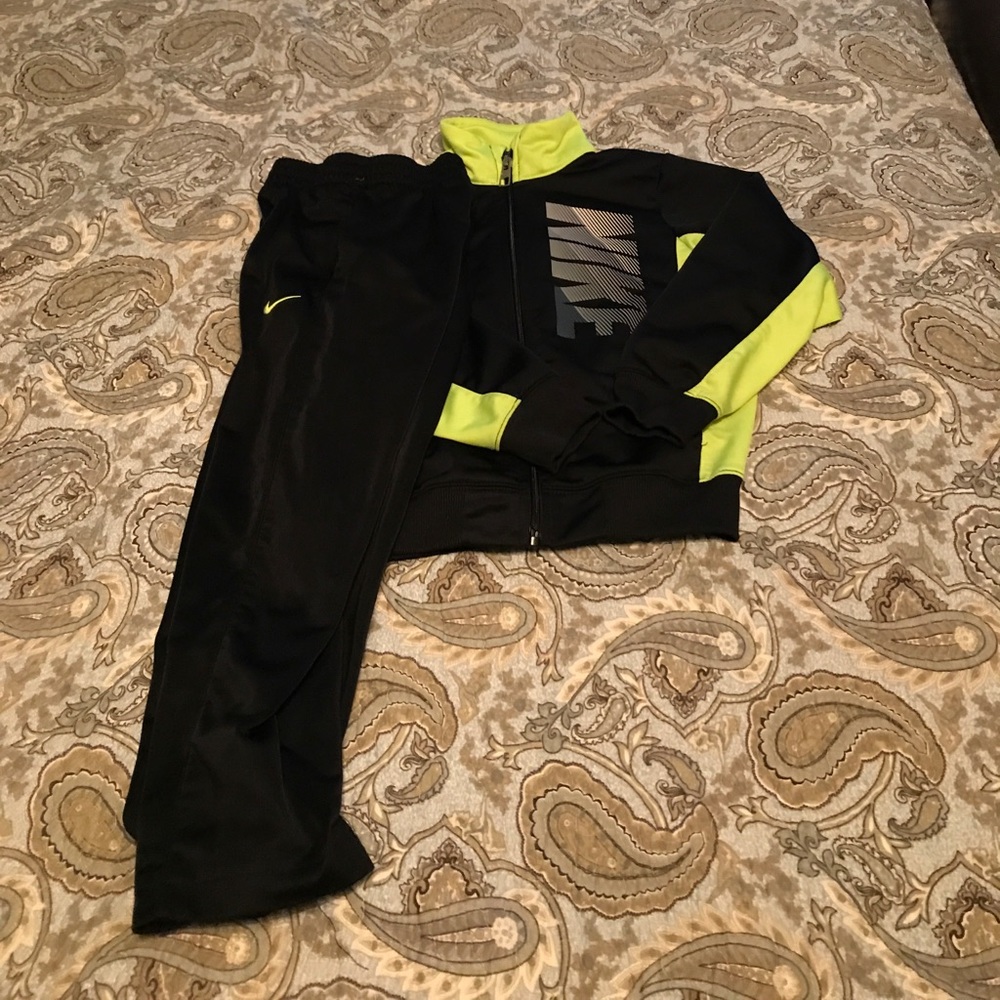 Boys Nike athletic set