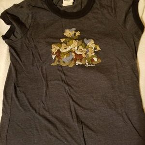 Disney t-shirt with the 7 dwarfs