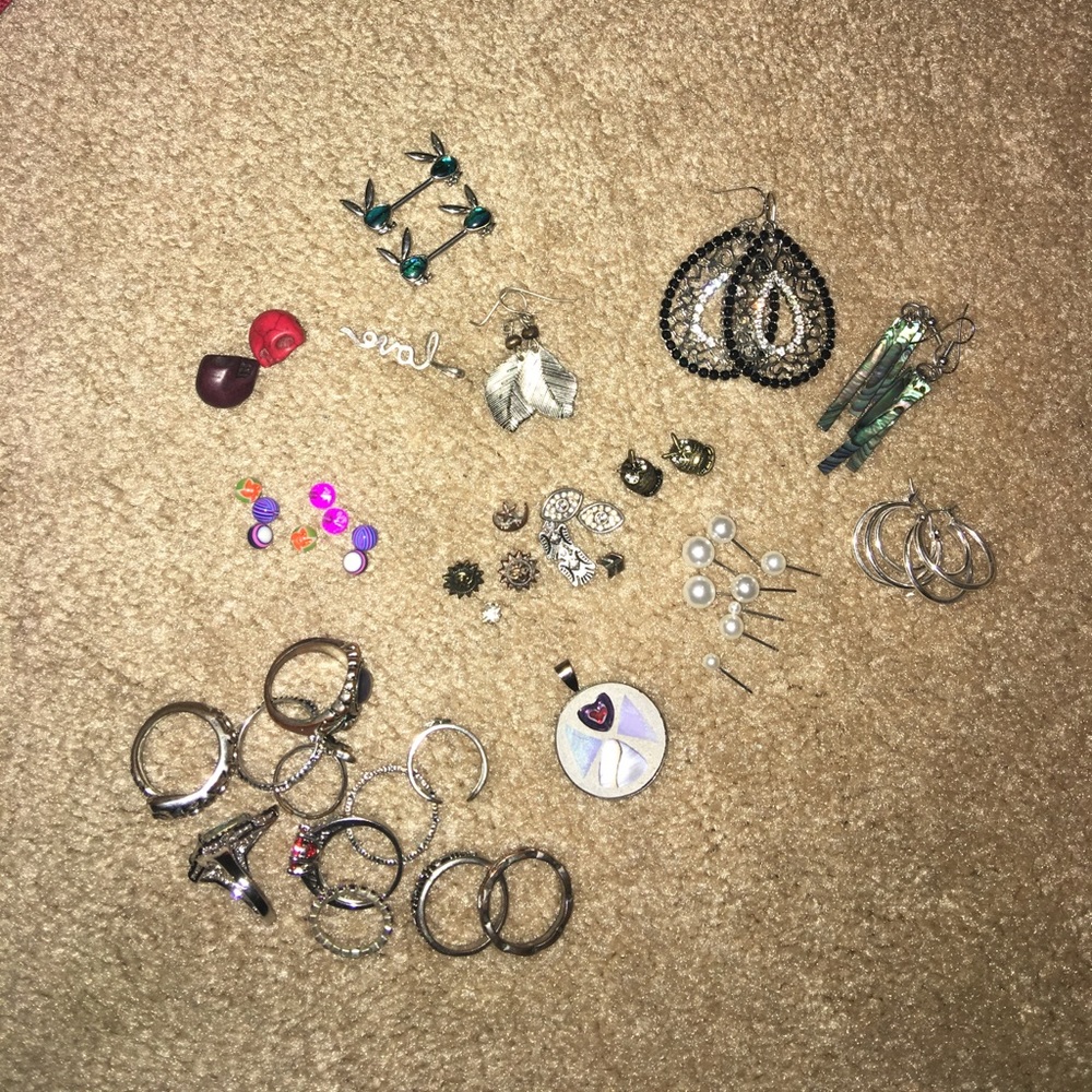 Lot of jewelry and more!