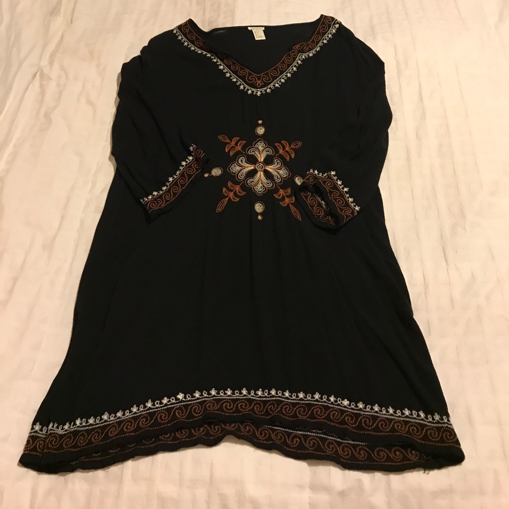Forever 21 black stitched dress