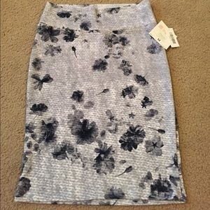 LuLaroe Cassie Skirt Medium NWT