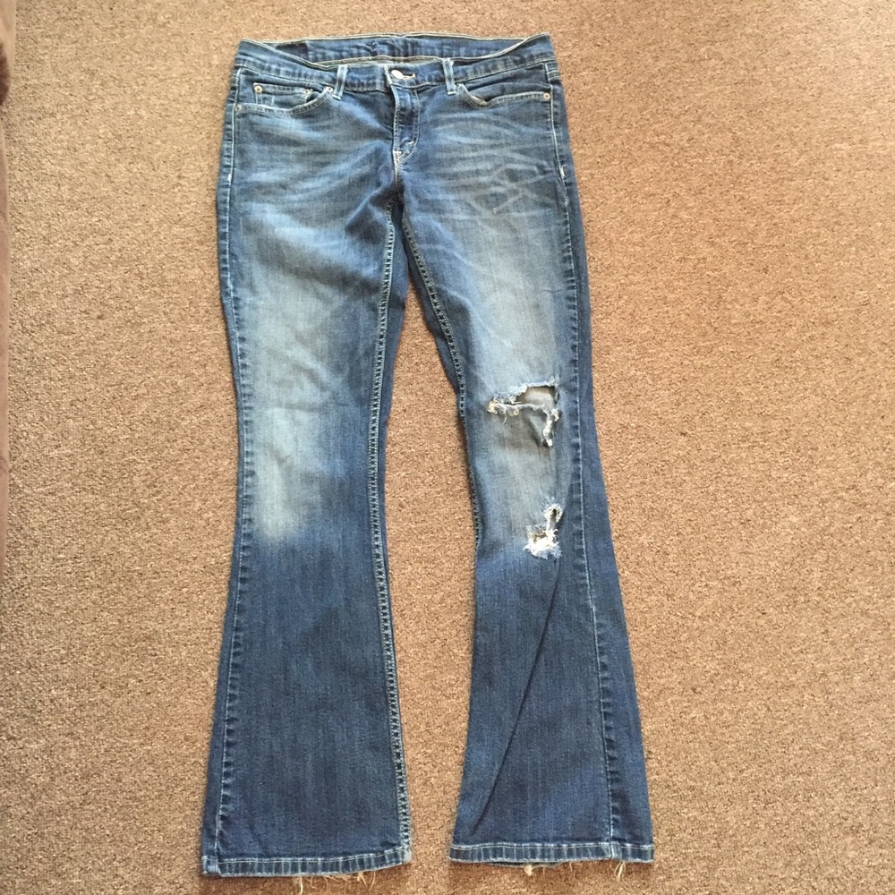 Distressed Bootcut Levi's Jeans