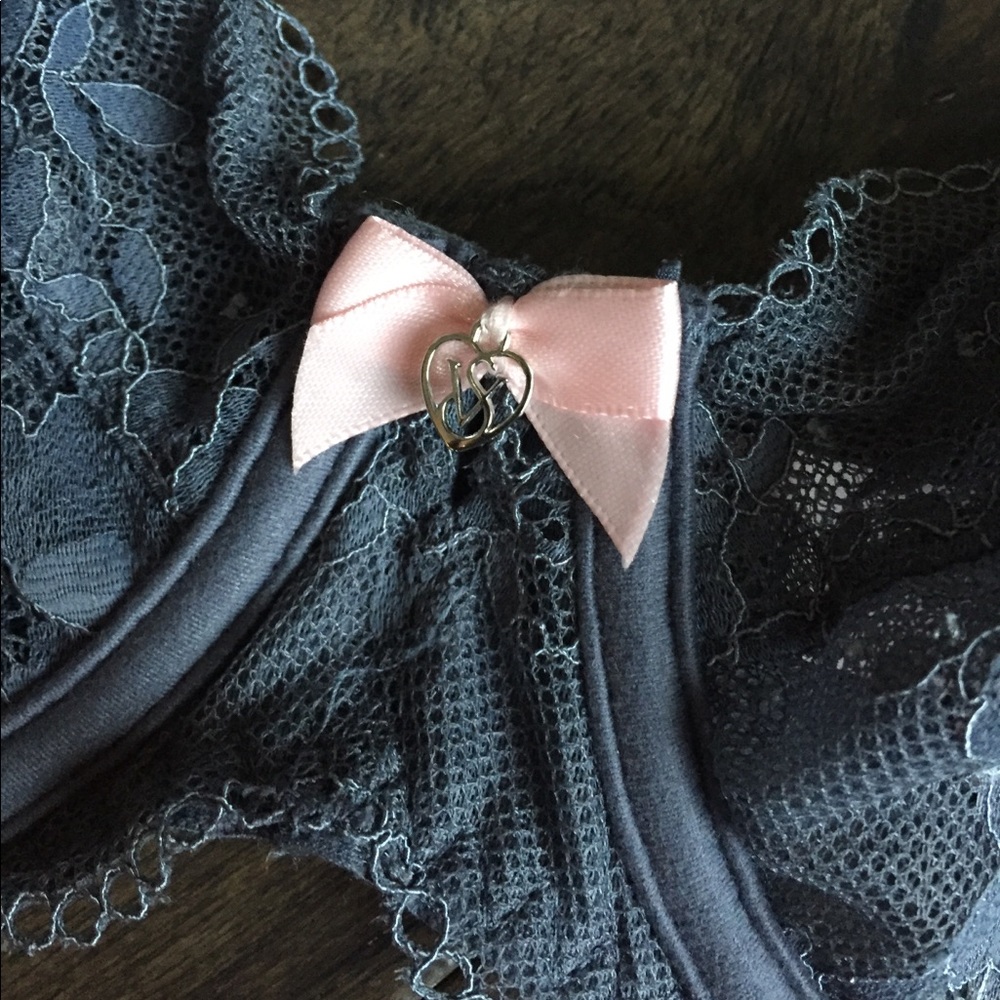 Victoria Secret Lace Bra NWT