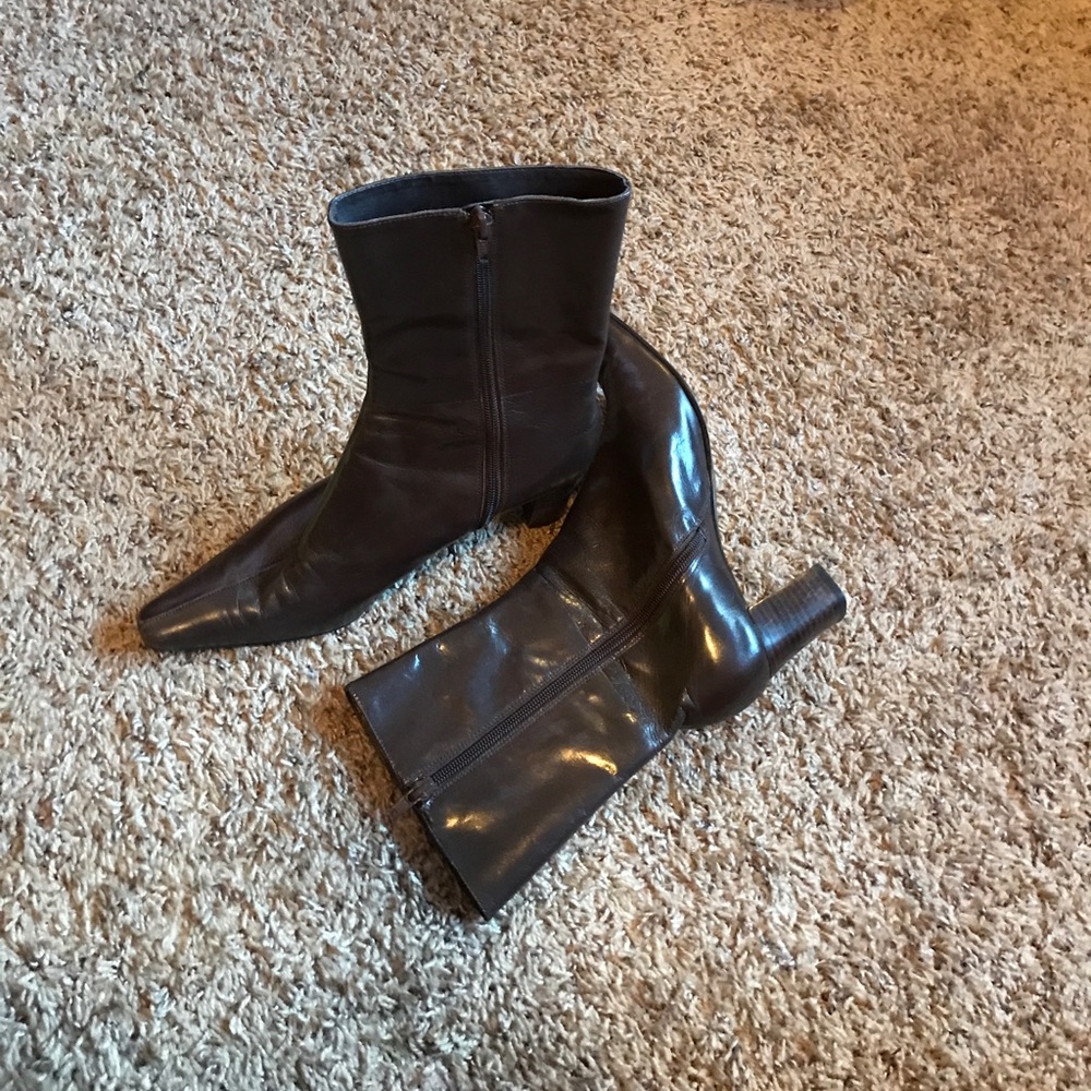 Nine West brown leather short boots