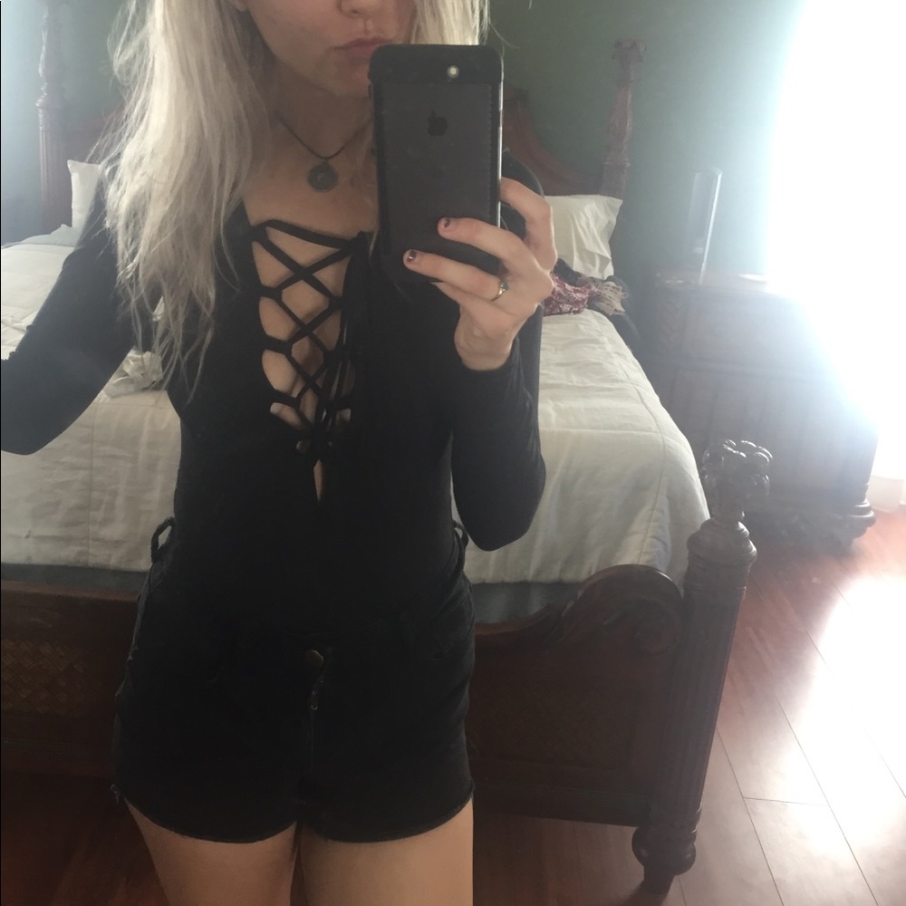 Black Fitting CrissCross top