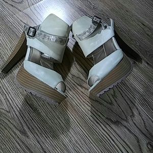 Qupid Womens high heeled Clogs shoes Size 8