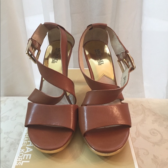 🆕Michael Kors Espectacular Gold platform Sandals - Picture 3 of 8