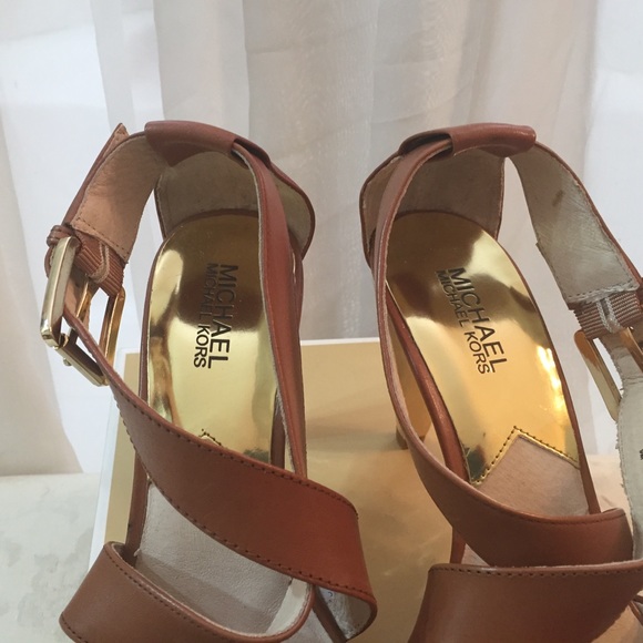 🆕Michael Kors Espectacular Gold platform Sandals - Picture 4 of 8