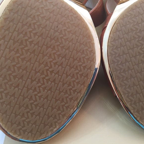 🆕Michael Kors Espectacular Gold platform Sandals - Picture 8 of 8