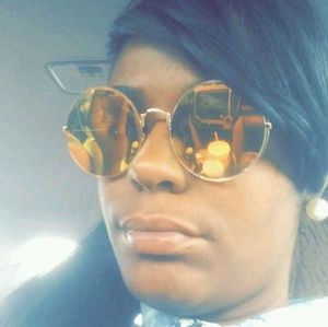 Meet your Posher, Shanasia