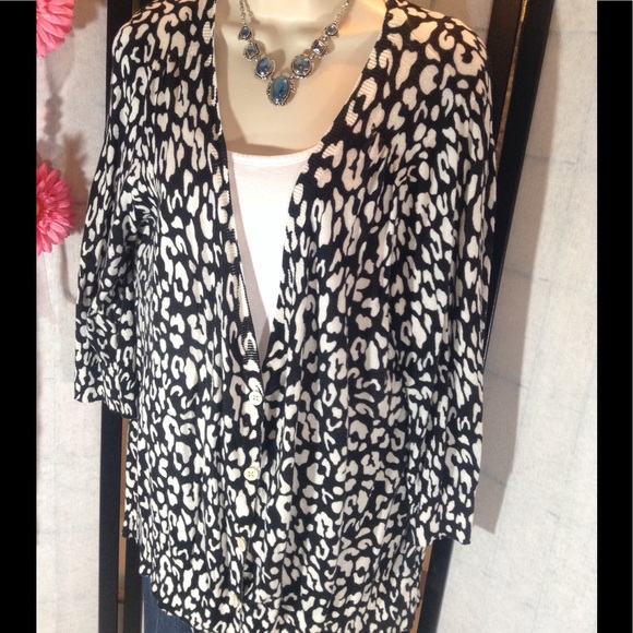 Free w/purchase Lane Bryant b/w cotton cardigan sweater - Picture 2 of 8