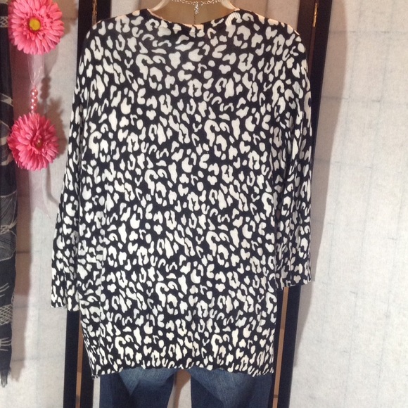 Free w/purchase Lane Bryant b/w cotton cardigan sweater - Picture 4 of 8