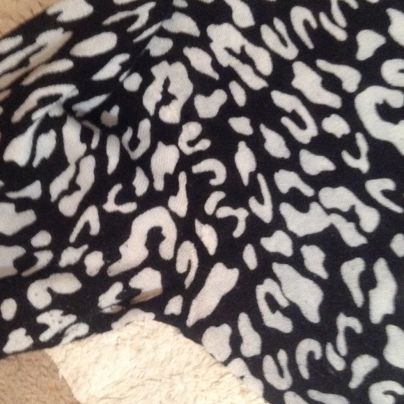 Free w/purchase Lane Bryant b/w cotton cardigan sweater - Picture 6 of 8