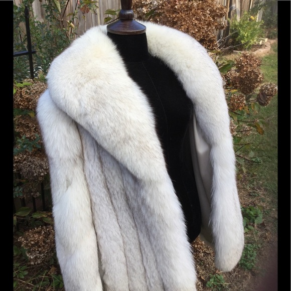 Plush Genuine Fox Fur Coat - Picture 5 of 8