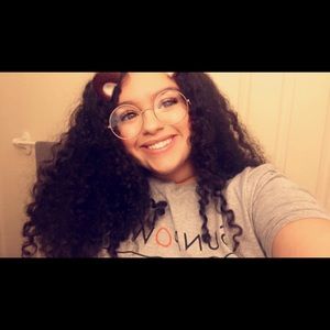 Meet your Posher, Gabriela