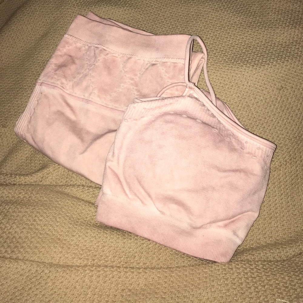 Fabletics “Sahar” Bra and Leggings