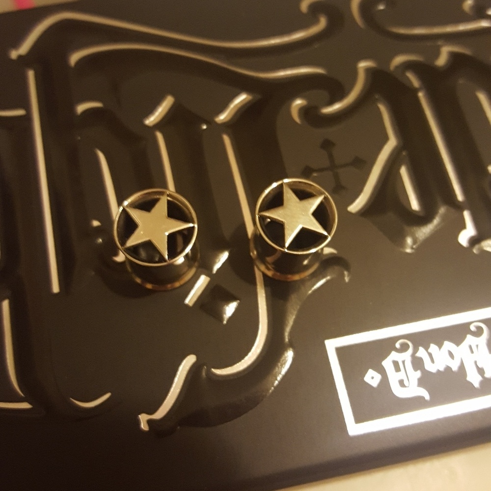 Star plugs