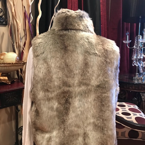 🐵Faux Fur🐵 - Picture 2 of 8