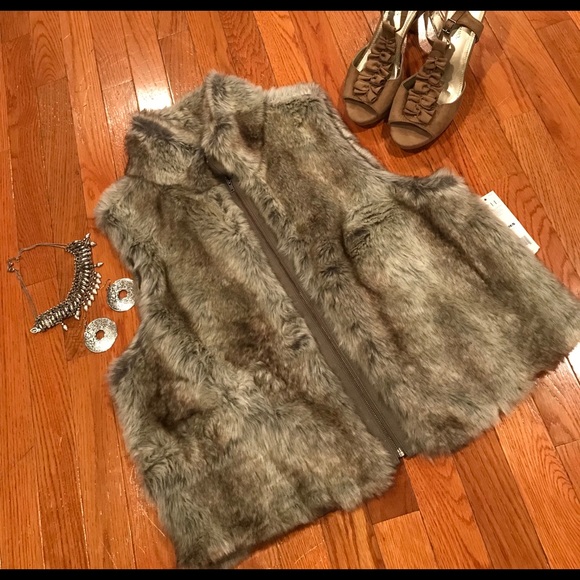 🐵Faux Fur🐵 - Picture 3 of 8