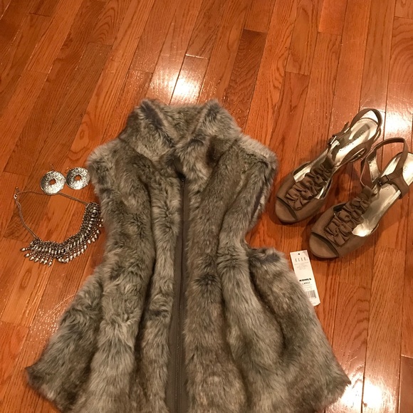 🐵Faux Fur🐵 - Picture 4 of 8