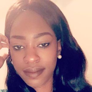 Meet your Posher, Latara