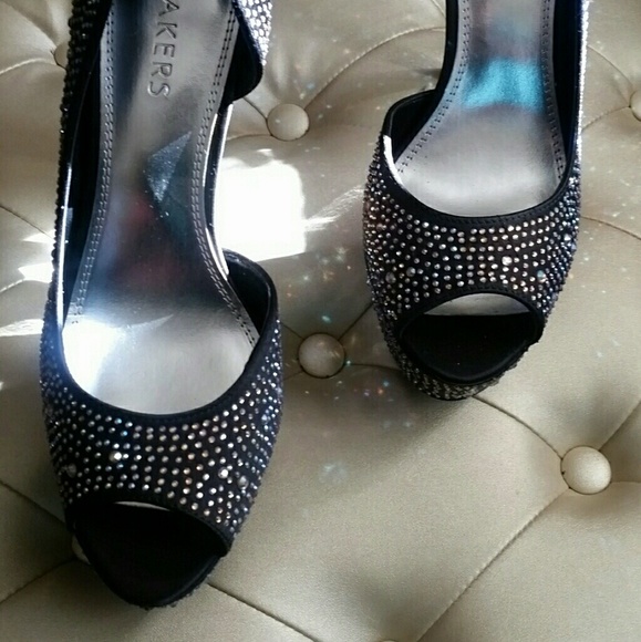 Sold! Shoes Sold! - Picture 7 of 7