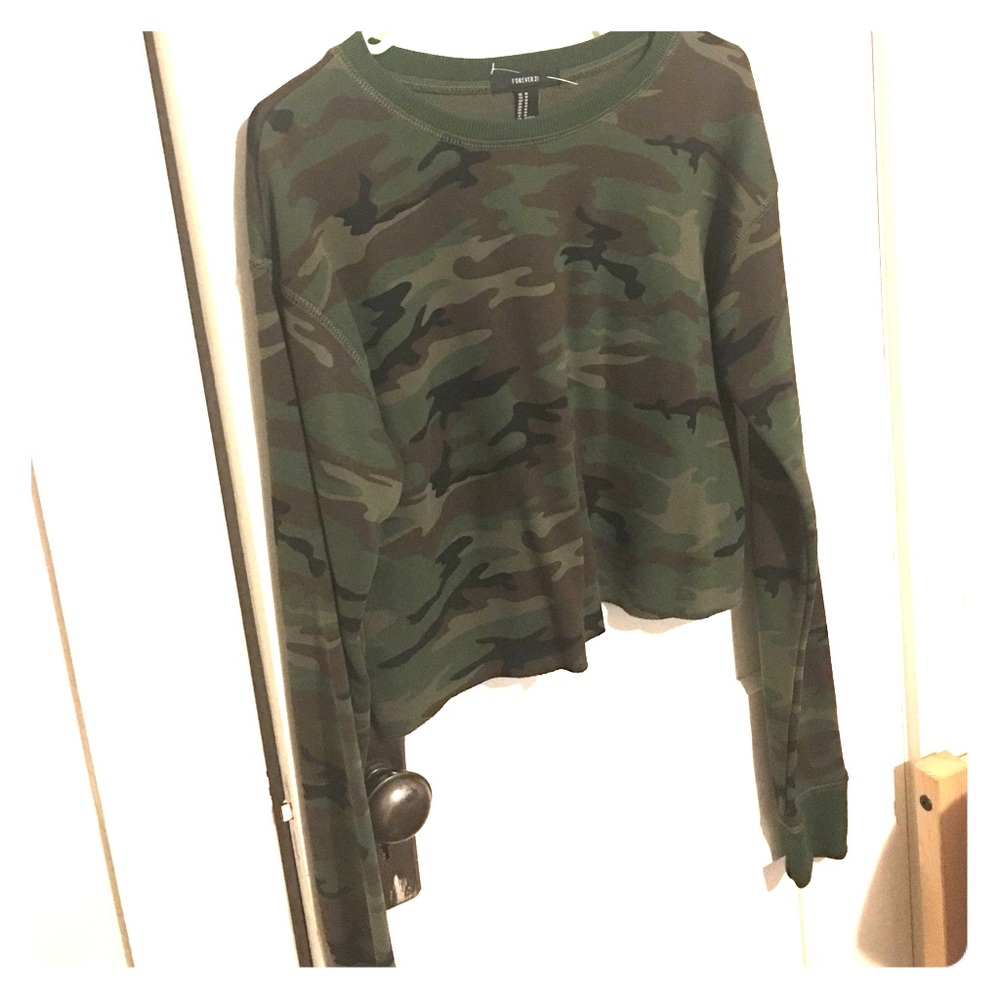 Camo cropped sweatshirt