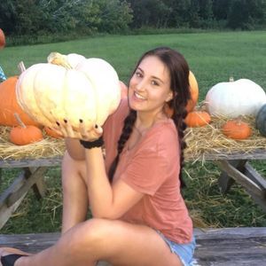 Meet your Posher, Caroline