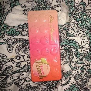 Too Faced Sweet Peach Pallette