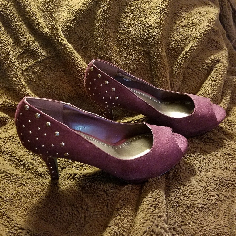 Naturalizer Talent purple suede heels with studs