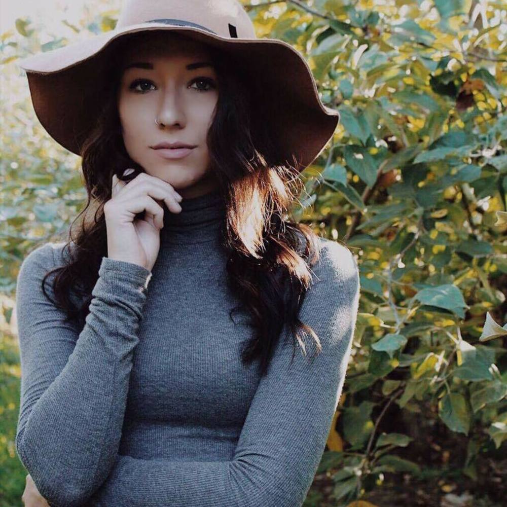 Meet your Posher, Olivia