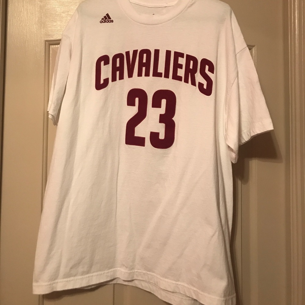 NWOT Cleveland cavaliers/Lebron James jersey tee