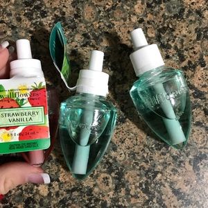 3 bath and body wallflowers 🌺🌺🌺🌸🌸